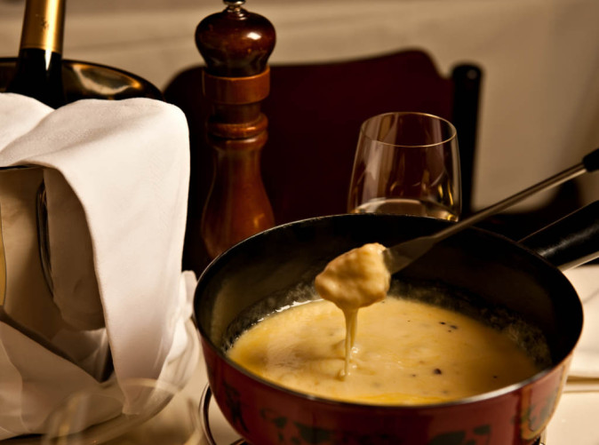 0026_Schoene Aussichten Touristik_Fondue auf der Alp Gruem